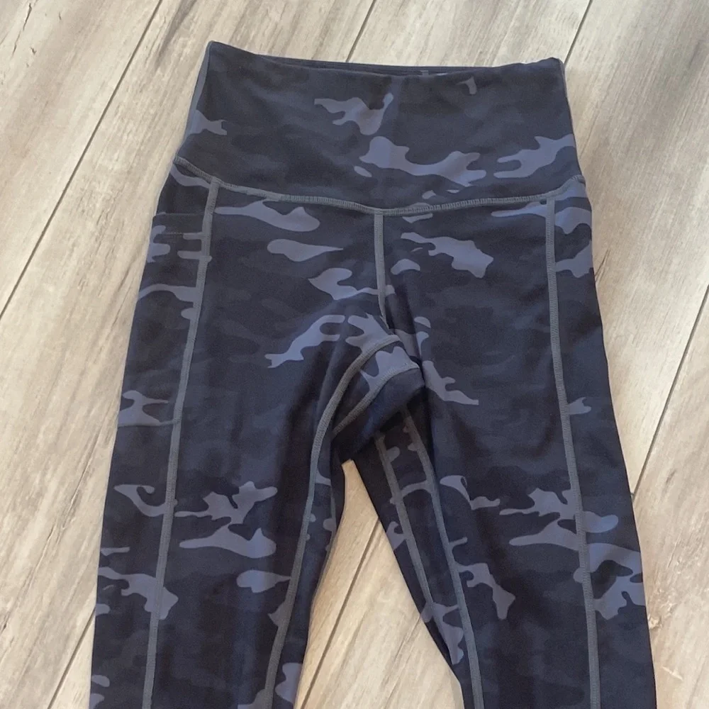 Fety size XS camo legging work out pants